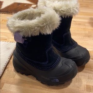 North face size 11 snow boots .
